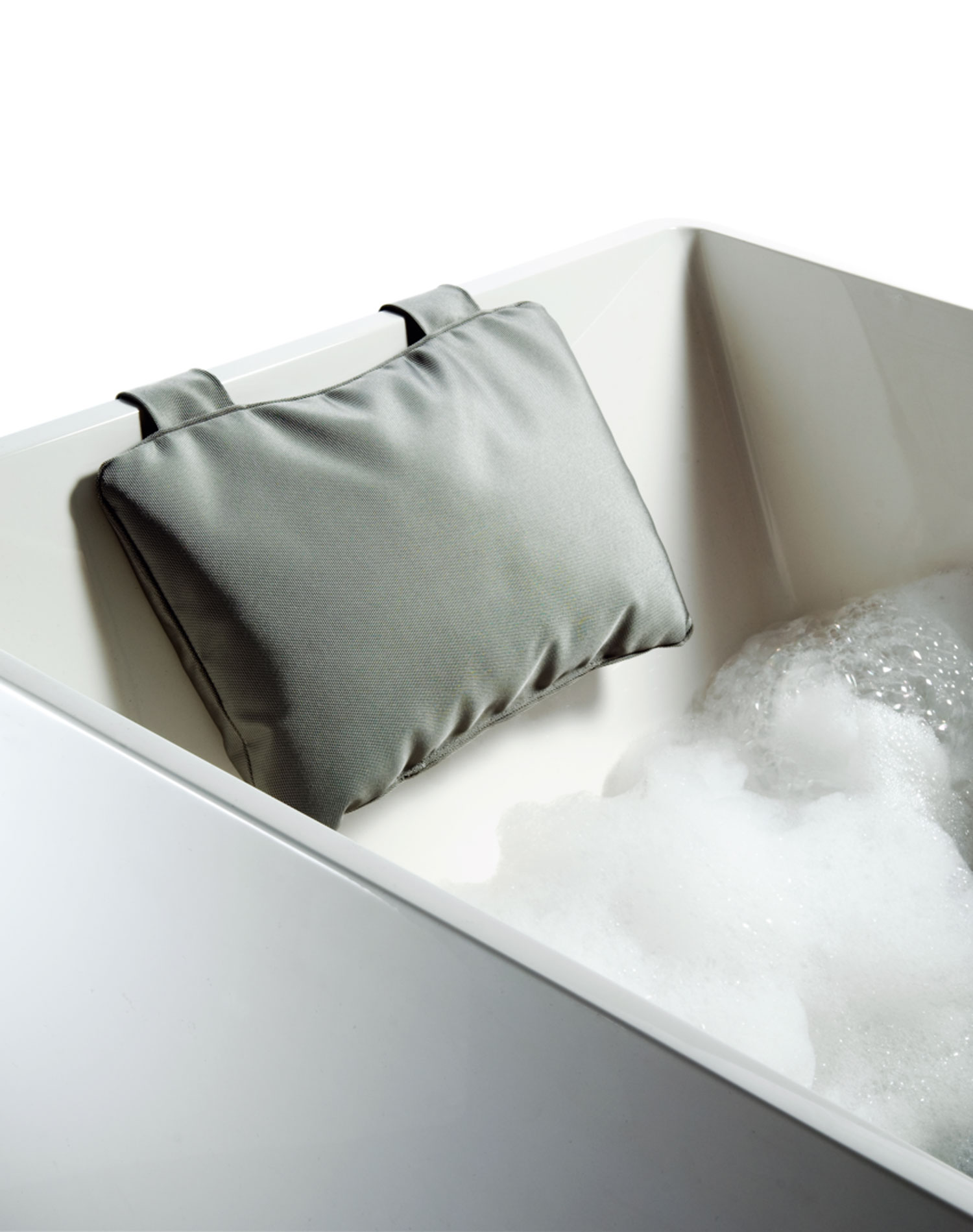 Loft Bath Pillow Bath
