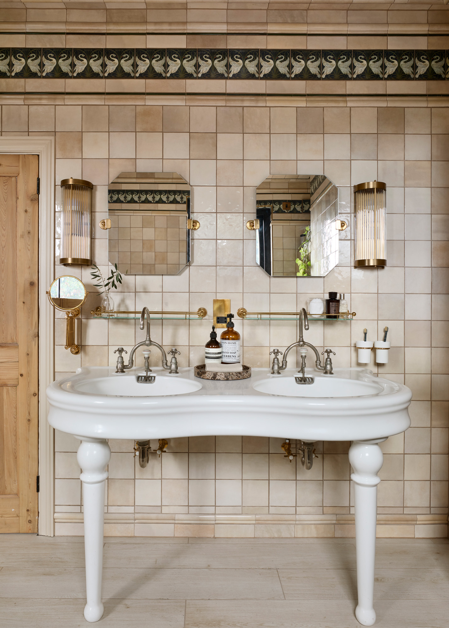 Parisian Style Bathroom Bathroom Inspiration   Westonebathrooms Dc4497 009 