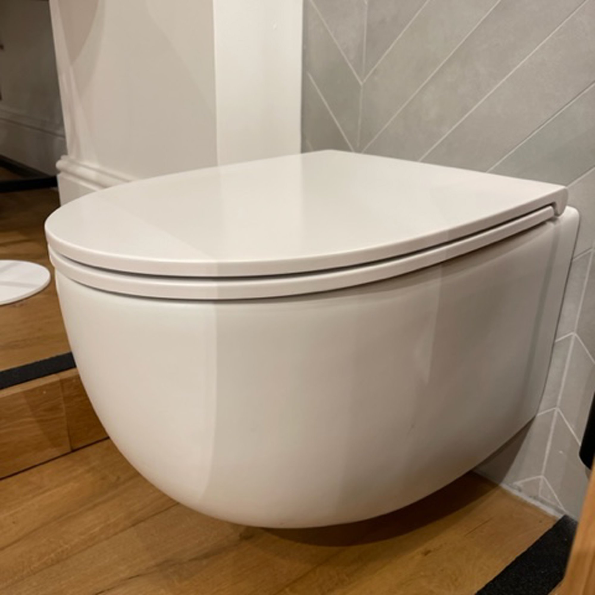 Primo Wall Hung WC with Soft Close Seat, Matt White WC and Bidet