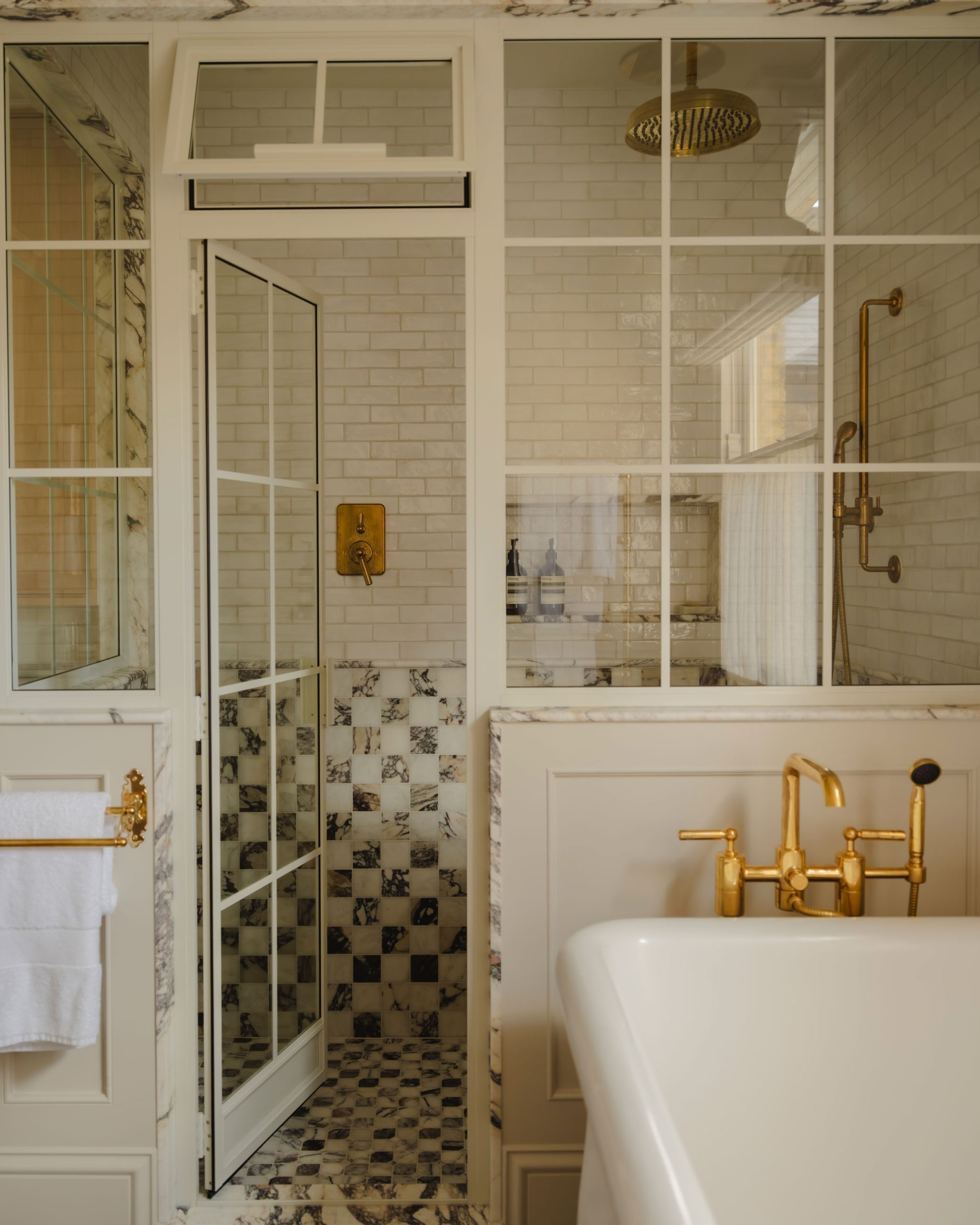 WOB – NEWLYWEDS x H9 HR 115