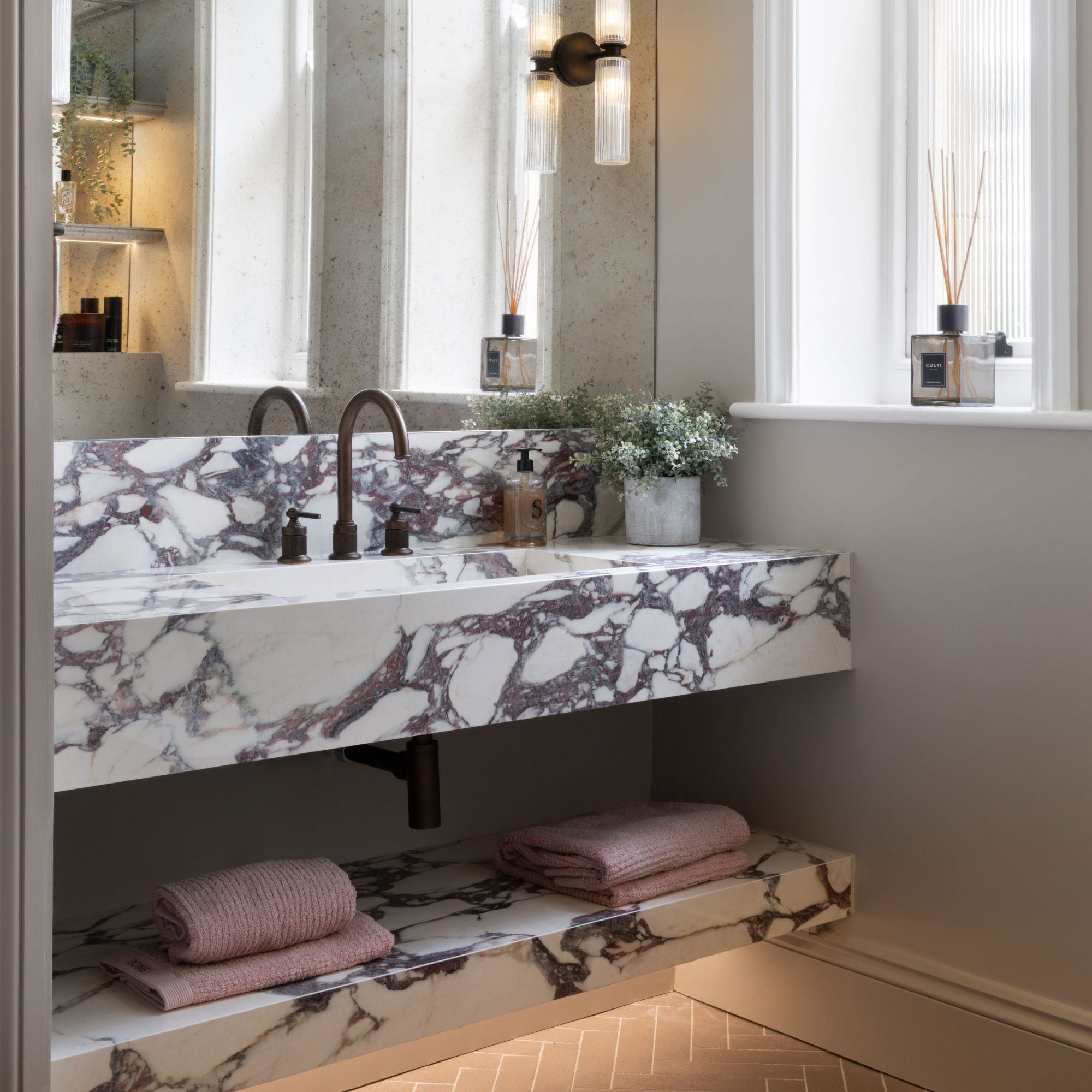 Tunbridge Wells 11 powder room featured